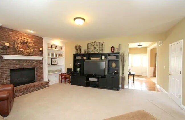 Building Photo - 2645 Westinghouse Dr