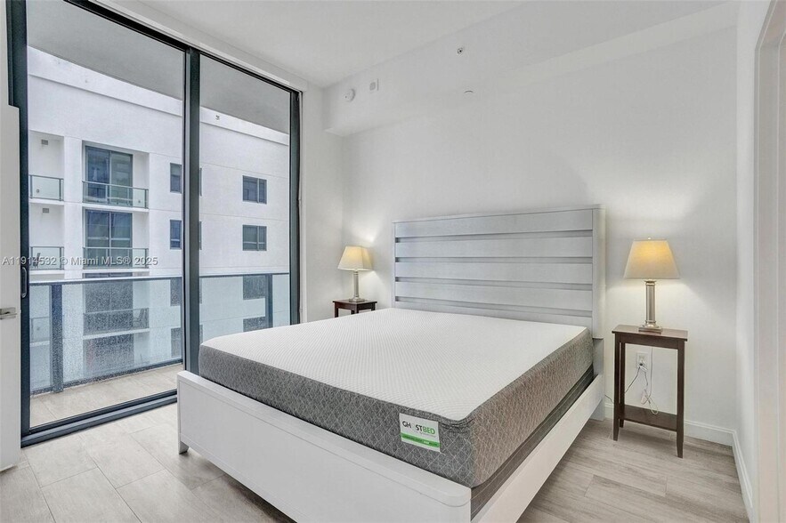 Building Photo - 55 SW 9th St