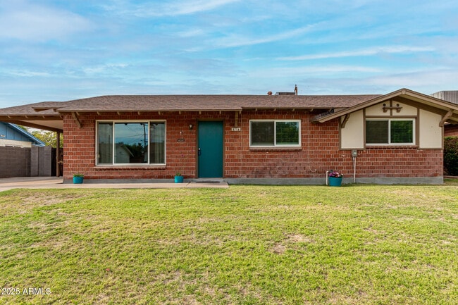 Building Photo - 8716 E Holly St