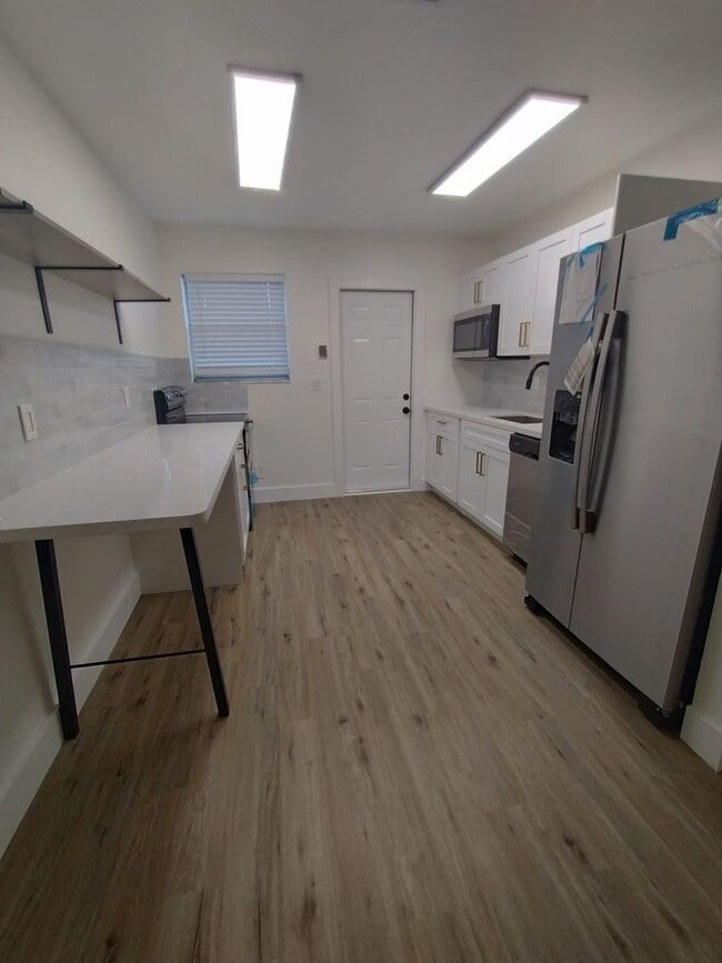 Building Photo - Special Pricing! Beautifully Updated 2-Bedroom Home in Prime Location!