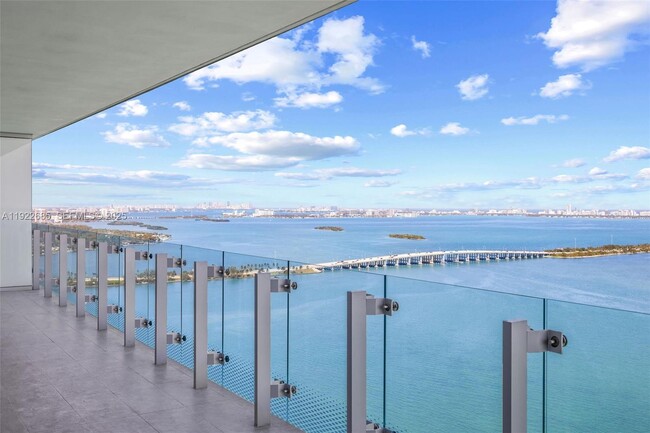 Primary Photo - 700 NE 26th Terrace