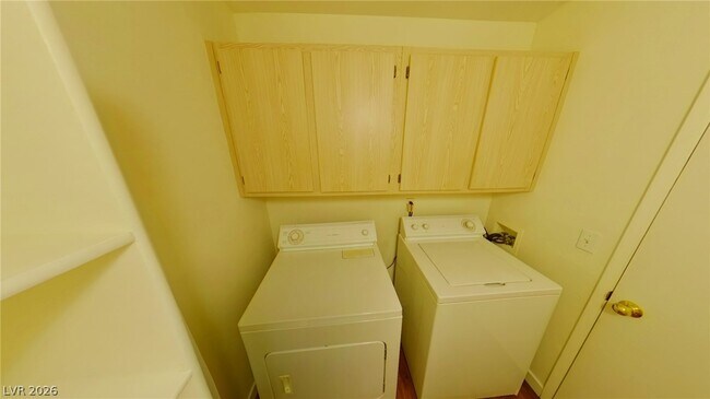 Building Photo - 7885 W Flamingo Rd