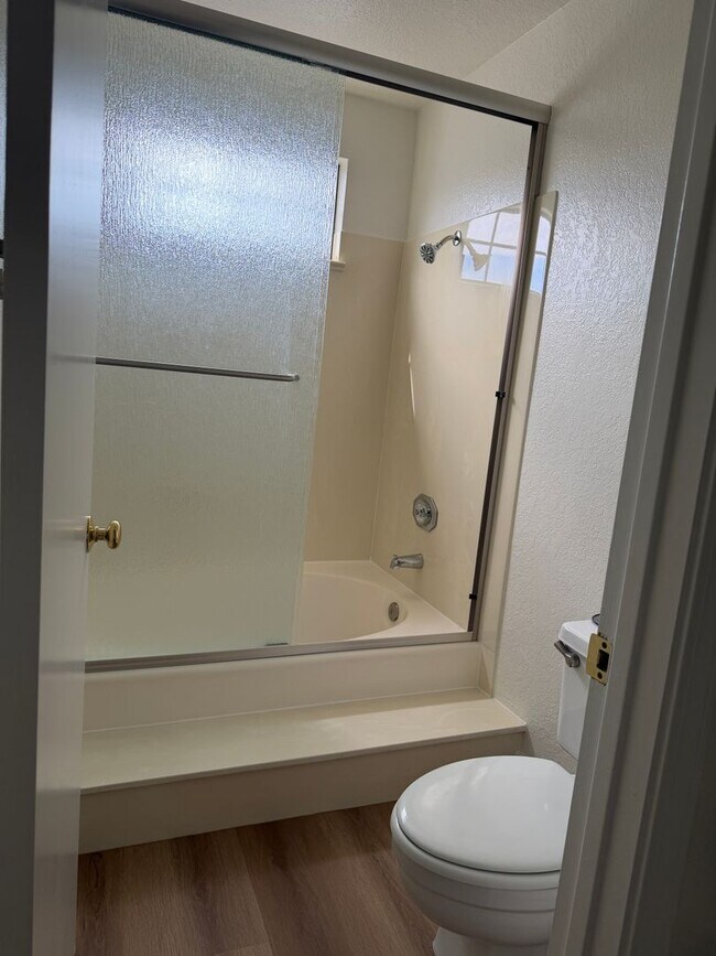 Building Photo - 230 Bridgeside Cir