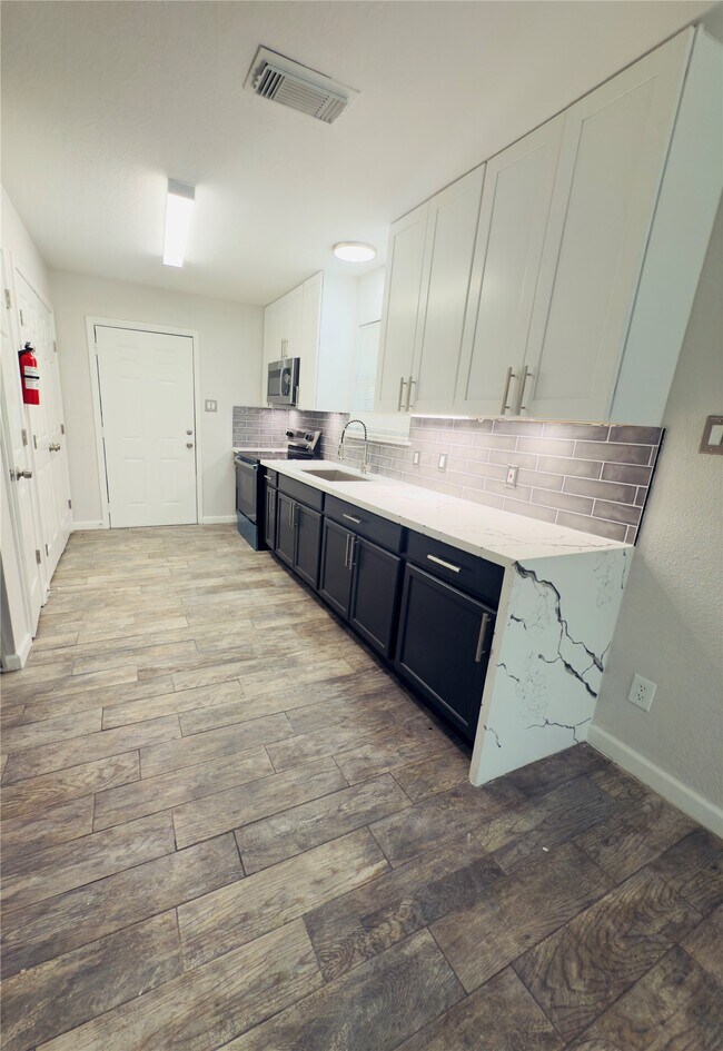 Building Photo - 11915 Greenmesa Dr