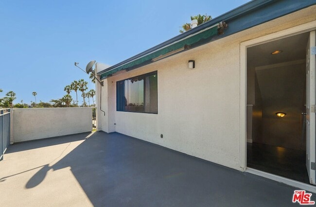 Building Photo - 1502 Idaho Ave