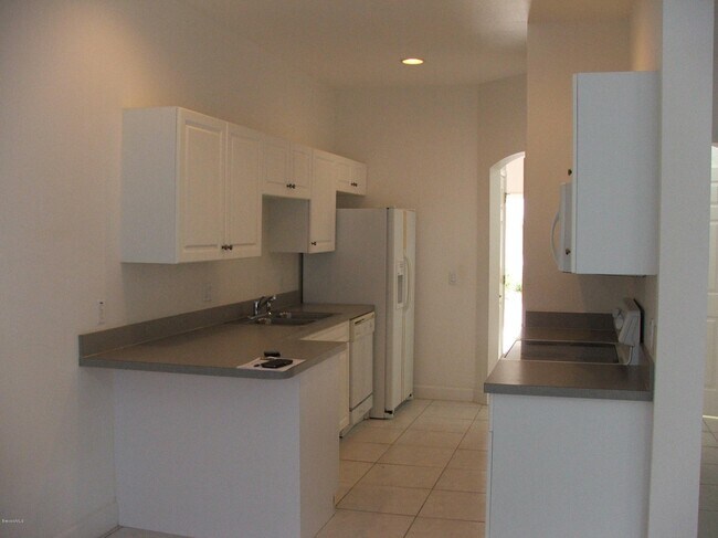Building Photo - 7957 Evelyn Ct
