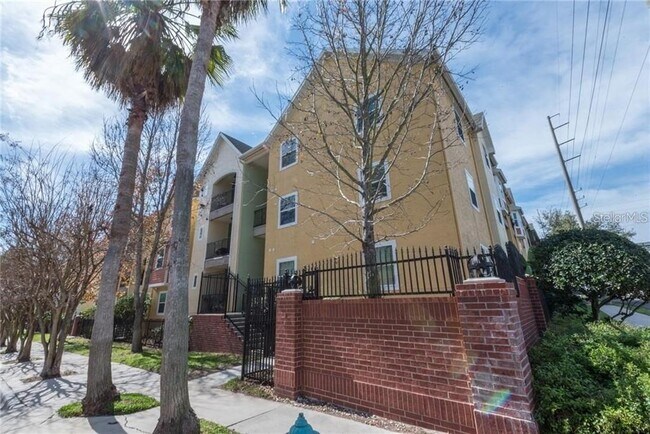 Building Photo - 1910 E Palm Ave