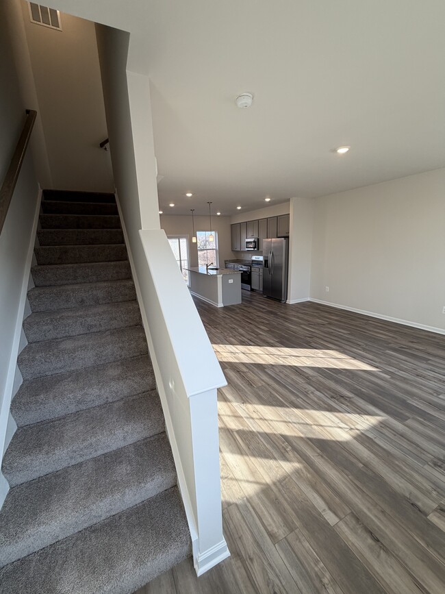 Building Photo - 125 Kinkade Ct