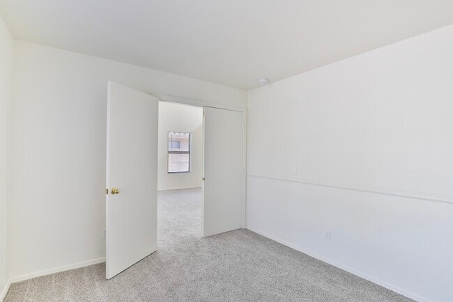 Building Photo - Clemente Ranch 4 bedroom