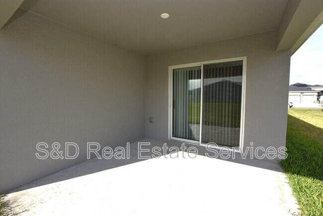 Building Photo - 749 Daphne Dr