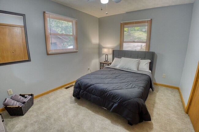 Building Photo - Monthly Waterfront Cabin with Slip