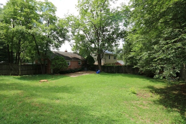 Building Photo - "Coming Soon". - Lovely 2BD/1BA Brick Rambler with large yard!
