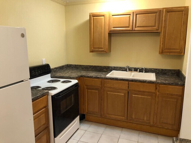 Building Photo - Great home in West Park off of Newberry Road.