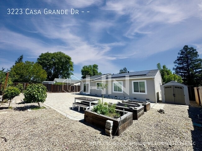 Building Photo - 3223 Casa Grande Dr