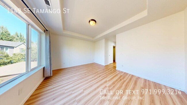 Building Photo - 1149 SE Tamango St