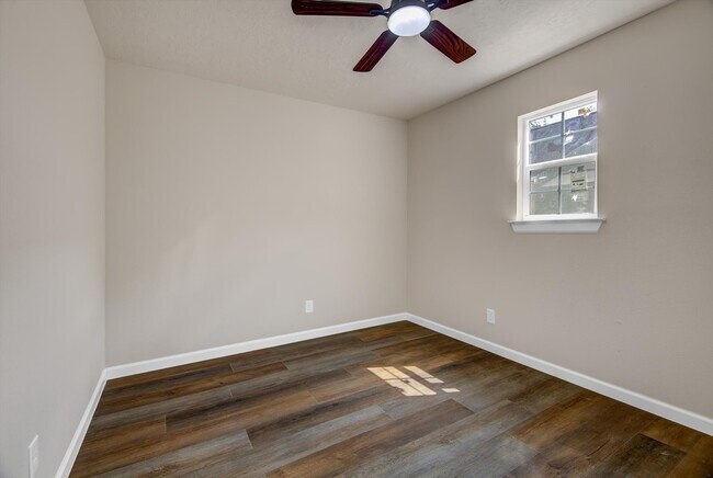 Building Photo - 1118 Cypress St