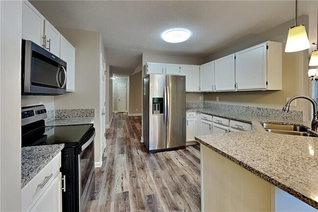 Building Photo - 3564 Saddlebrook Dr