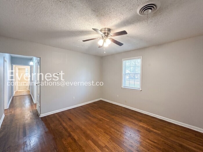 Building Photo - 362 Hewlett Rd