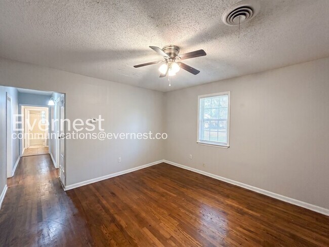 Building Photo - 362 Hewlett Rd