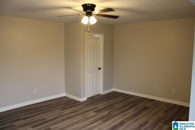 Building Photo - 805 Hillsboro Ln