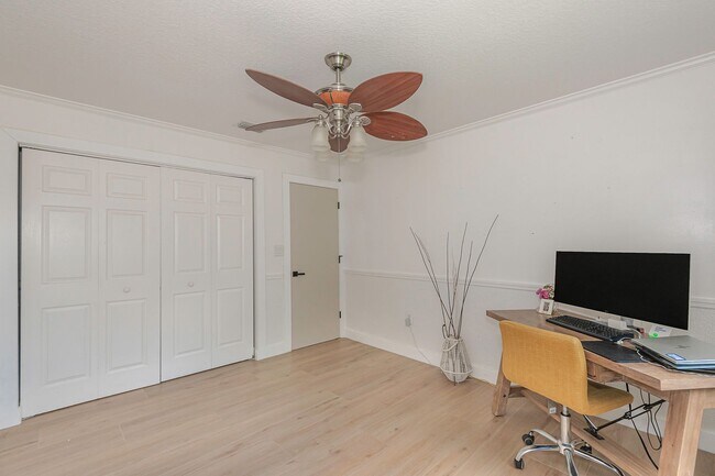 Building Photo - Exquisite Pool Home in Alhambra – Pembroke...