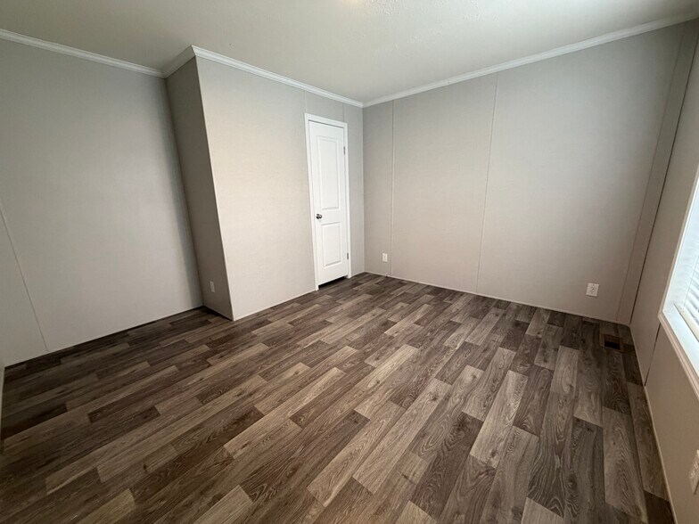 Building Photo - 1306 Scenic Dr