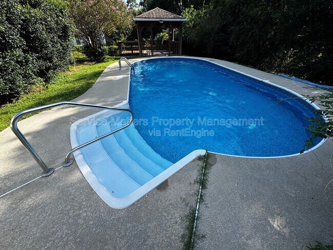 Building Photo - 5425 Westwood Dr