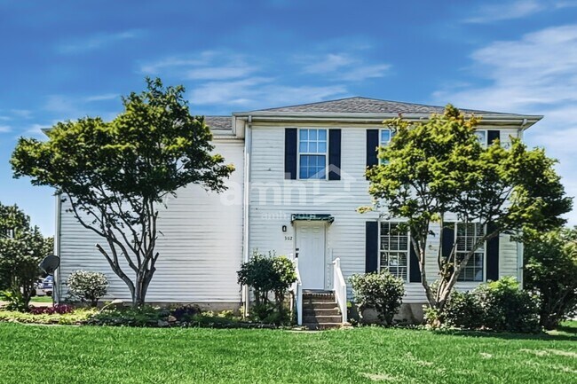 Building Photo - 302 Holland Ridge Dr