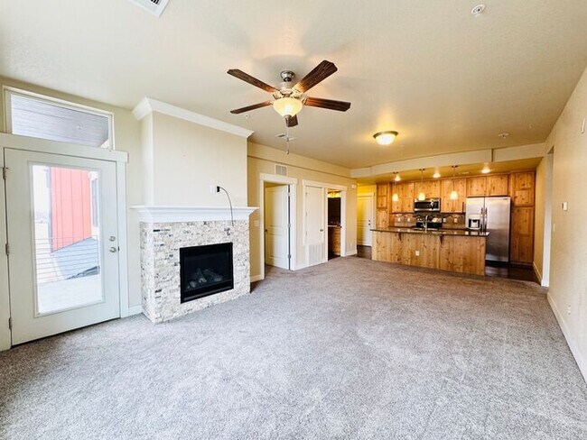 Building Photo - Gorgeous Flats at Rigden Farm 2bed 2bath Condo