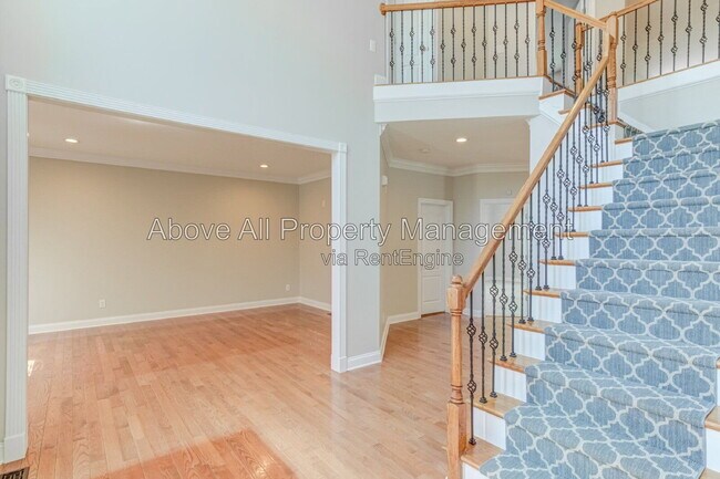 Building Photo - 2041 Jadewood Dr
