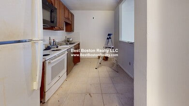 Building Photo - 435 Shirley St