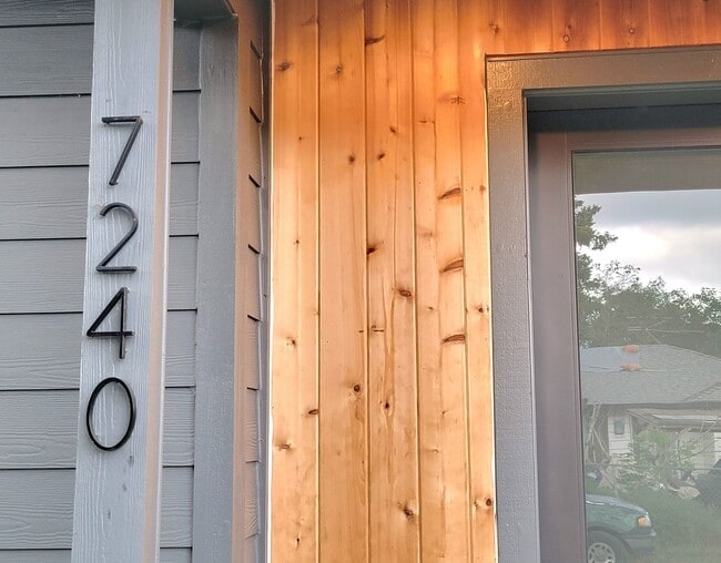 Building Photo - Modern Comfort in the Heart of SE Portland — 3 Bed, 2.5 Bath Home!