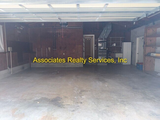 Building Photo - COMING SOON!!! Beautiful 4bed/3bath Corner Lot in Suburban Heights