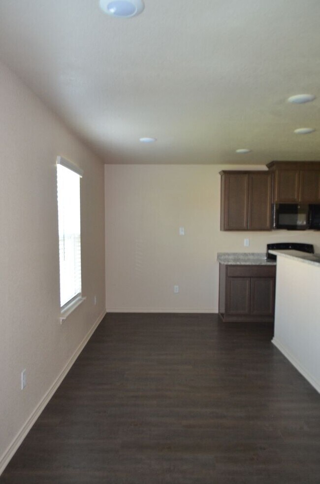 Building Photo - 1709 Montell St