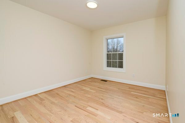 Building Photo - 3 Yorkshire Ct