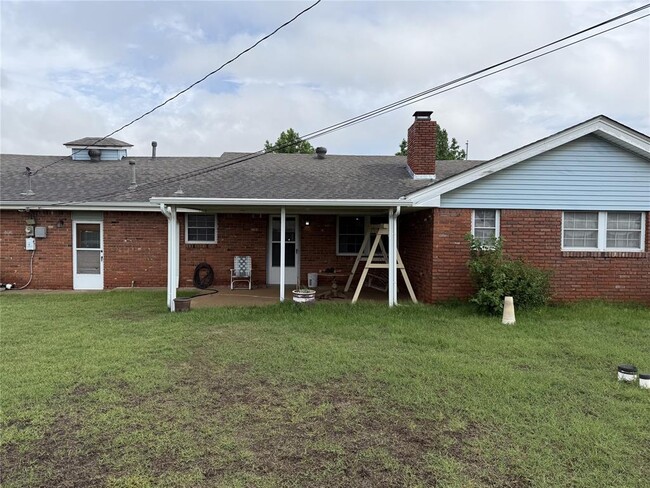 Building Photo - 2200 SW 71st St