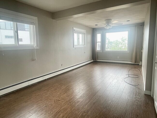Building Photo - 24 Billow Ave