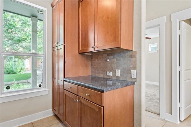 Building Photo - 1601 Miriam Ave