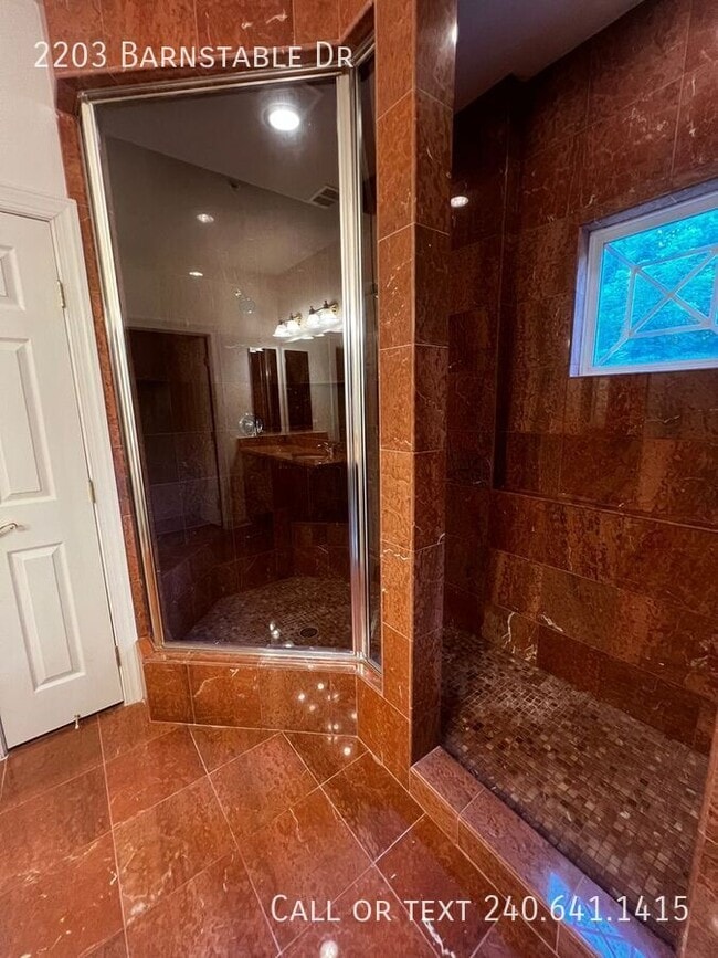 Building Photo - 2203 Barnstable Dr