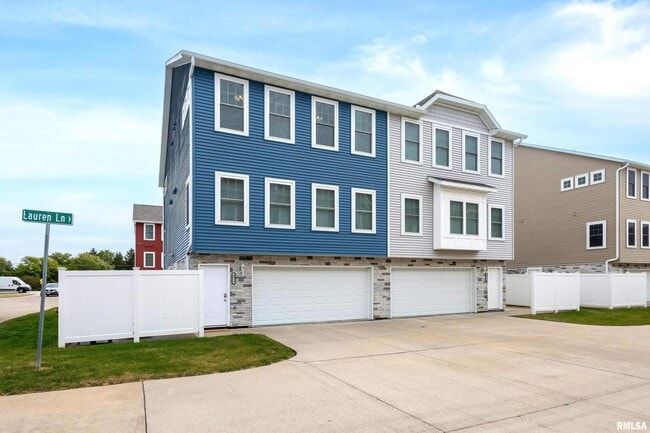 Building Photo - 4833 Lauren Ln