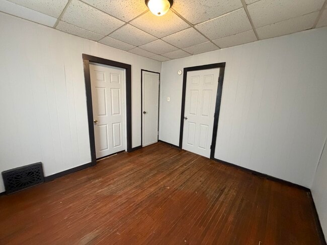 Building Photo - 129 Griffin-S