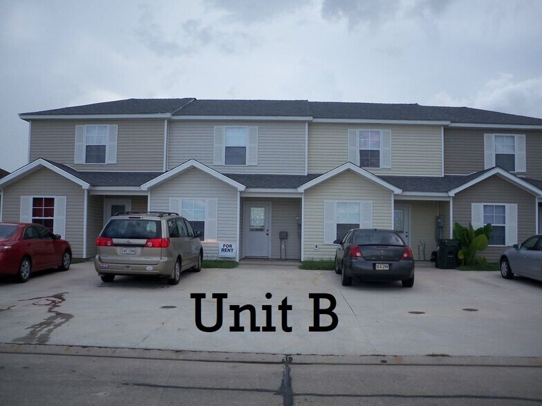 Unit B - 1534 Montagne St