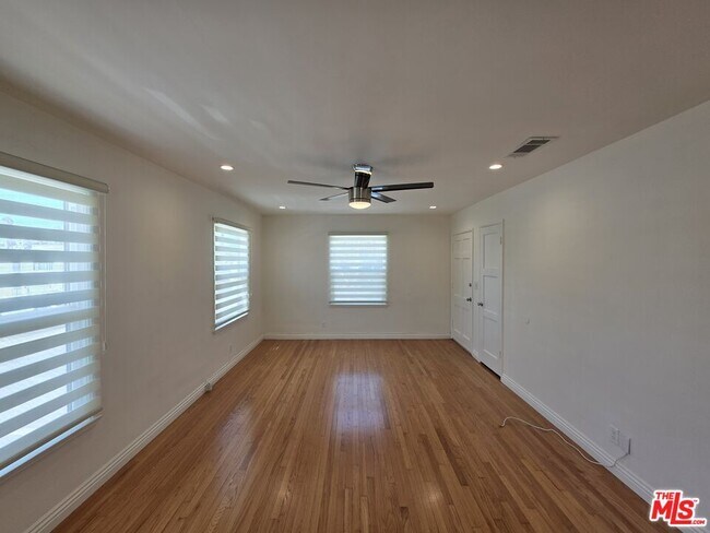 Building Photo - 102 Gaviota Ave