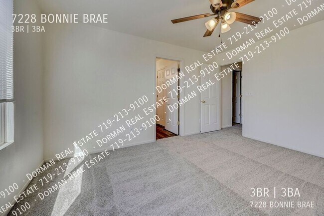 Building Photo - 7228 Bonnie Brae Ln