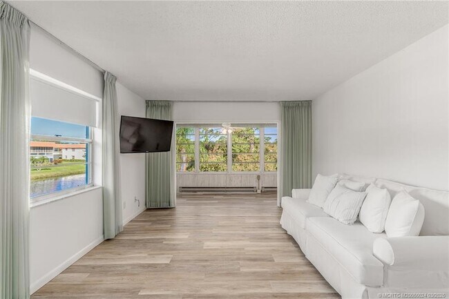 Building Photo - 1225 NW 21st St