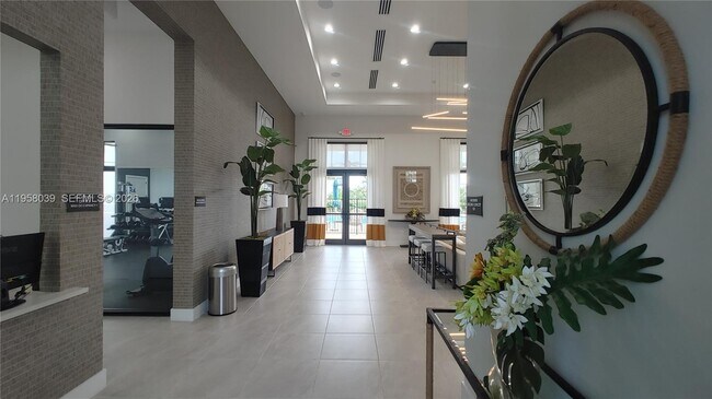 Building Photo - 689 SE 13th St Cir