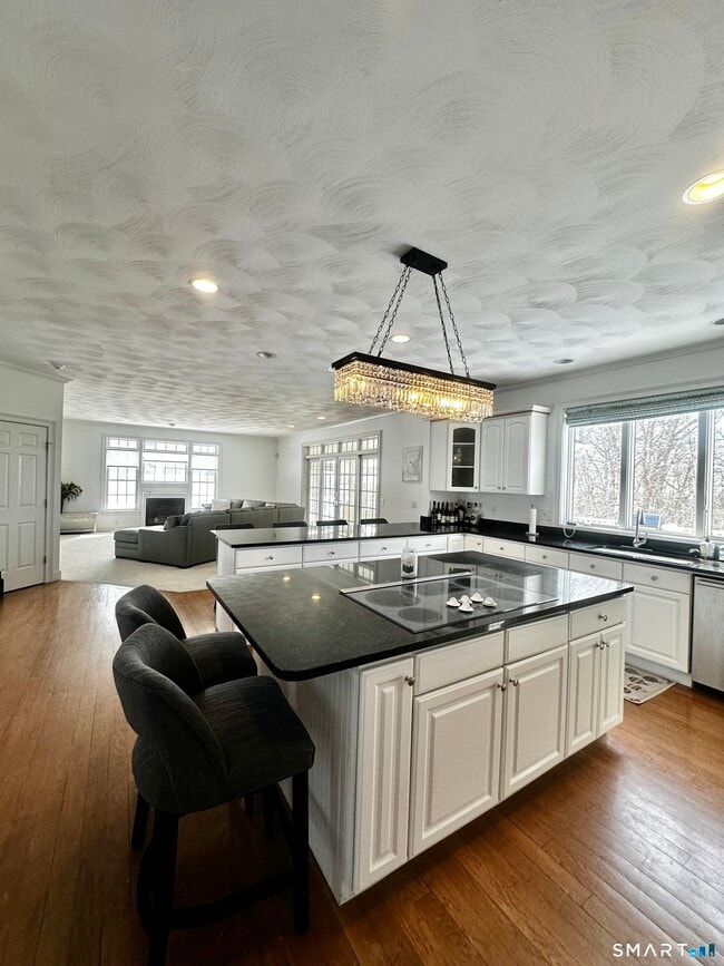 Building Photo - 9 Leeward Ln