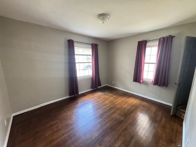 Building Photo - 3 bedroom home in SE Grand Rapids!