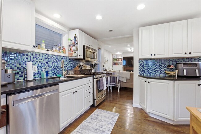 Building Photo - 245 W Fifth St