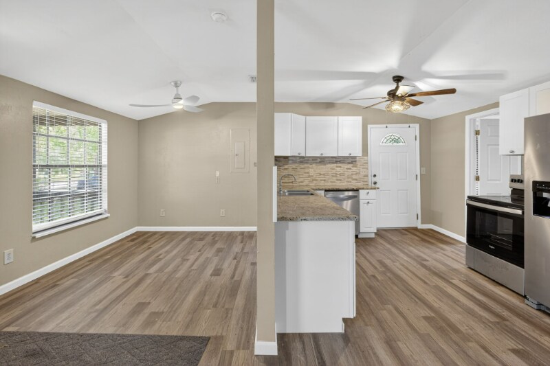 Building Photo - 1584 Selma Ave